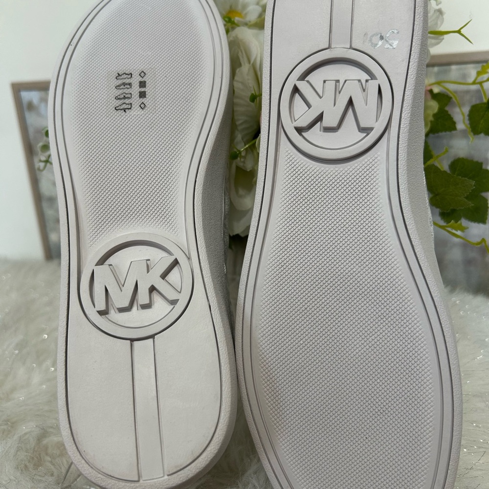 NEW Michael Kors Monogram Sneakers-White Size 11M - Picture 6 of 6